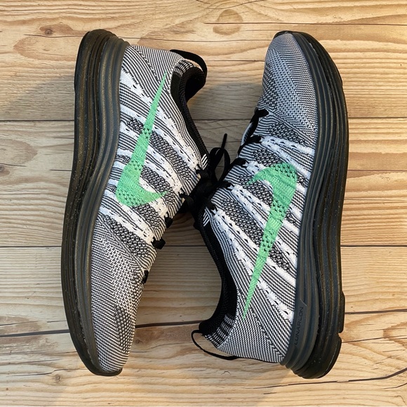 Nike Flyknit Lunar 1+ - Picture 8 of 16